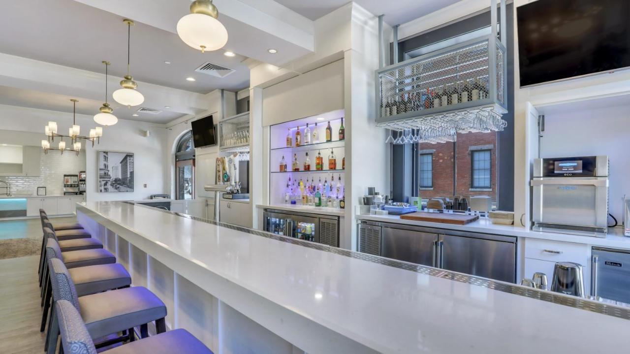 Staybridge Suites Savannah Historic District By Ihg Extérieur photo