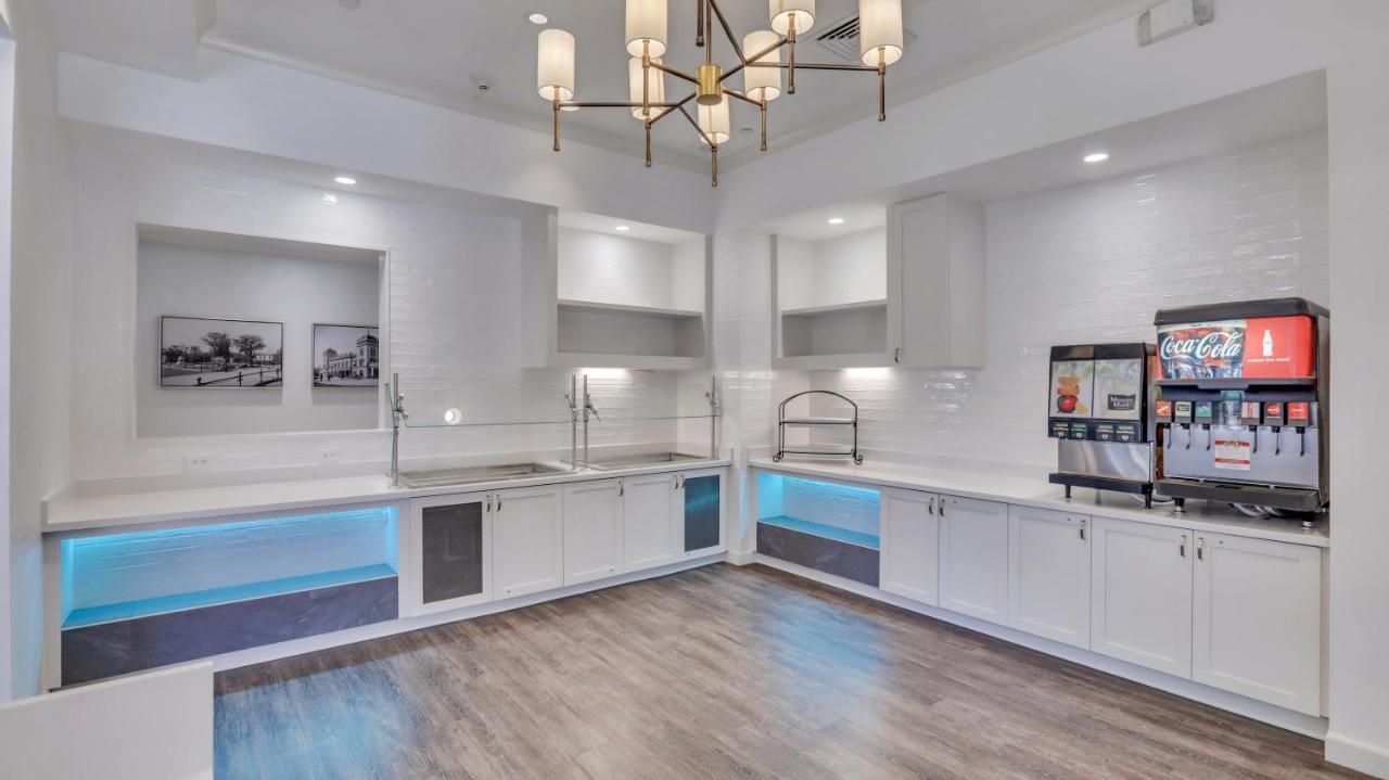 Staybridge Suites Savannah Historic District By Ihg Extérieur photo