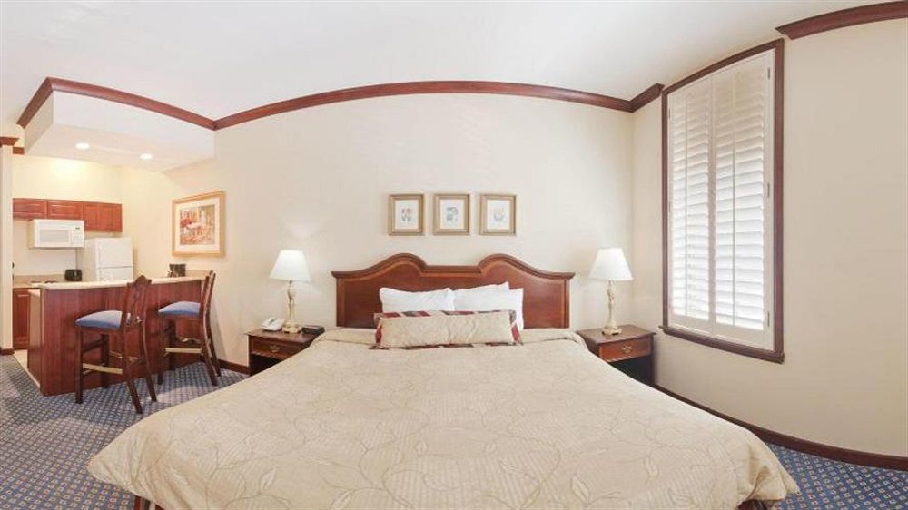 Staybridge Suites Savannah Historic District By Ihg Extérieur photo