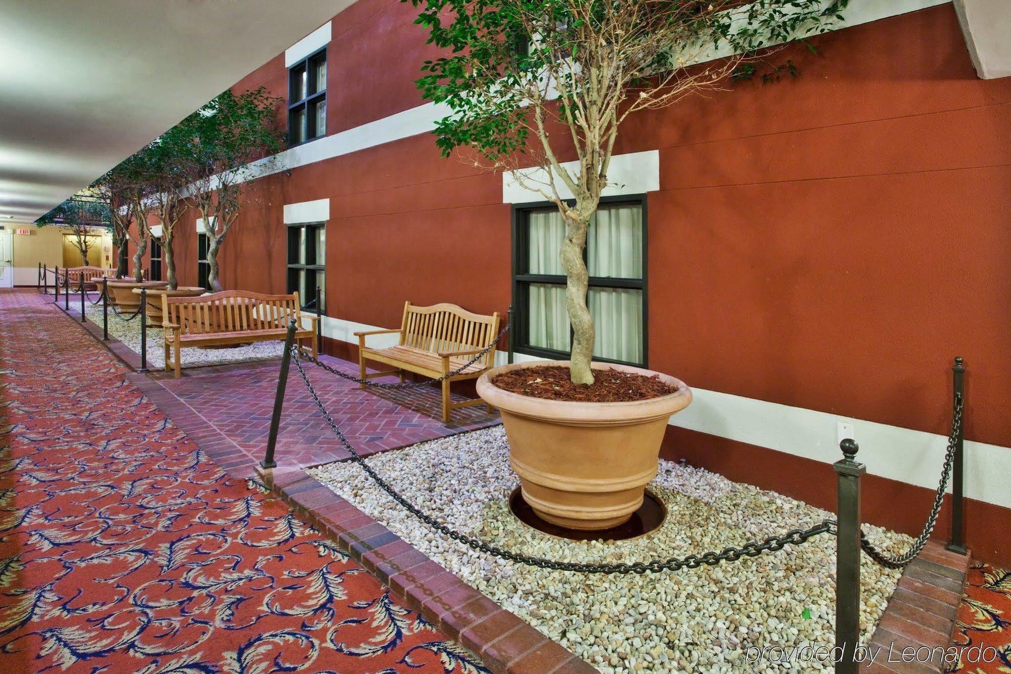 Staybridge Suites Savannah Historic District By Ihg Extérieur photo