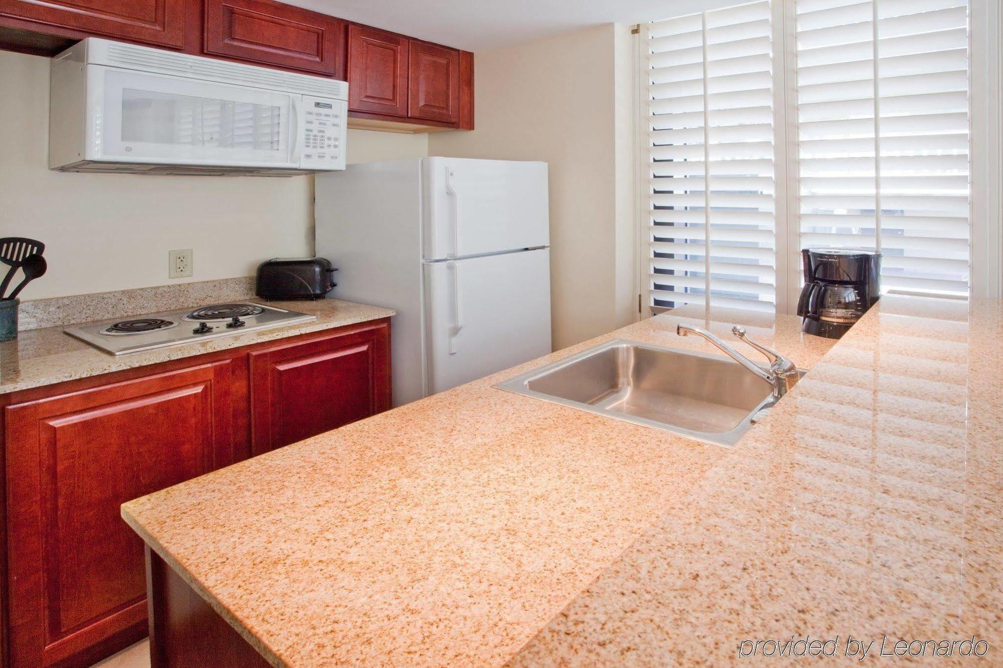 Staybridge Suites Savannah Historic District By Ihg Chambre photo