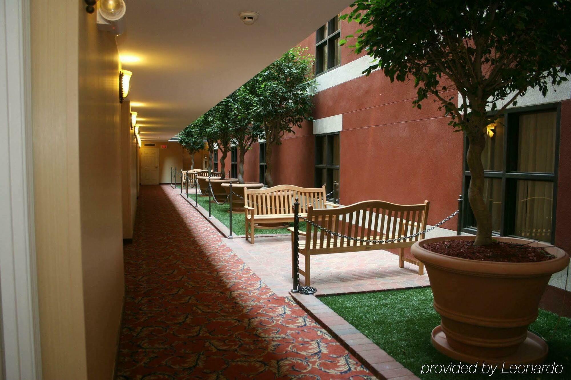 Staybridge Suites Savannah Historic District By Ihg Extérieur photo