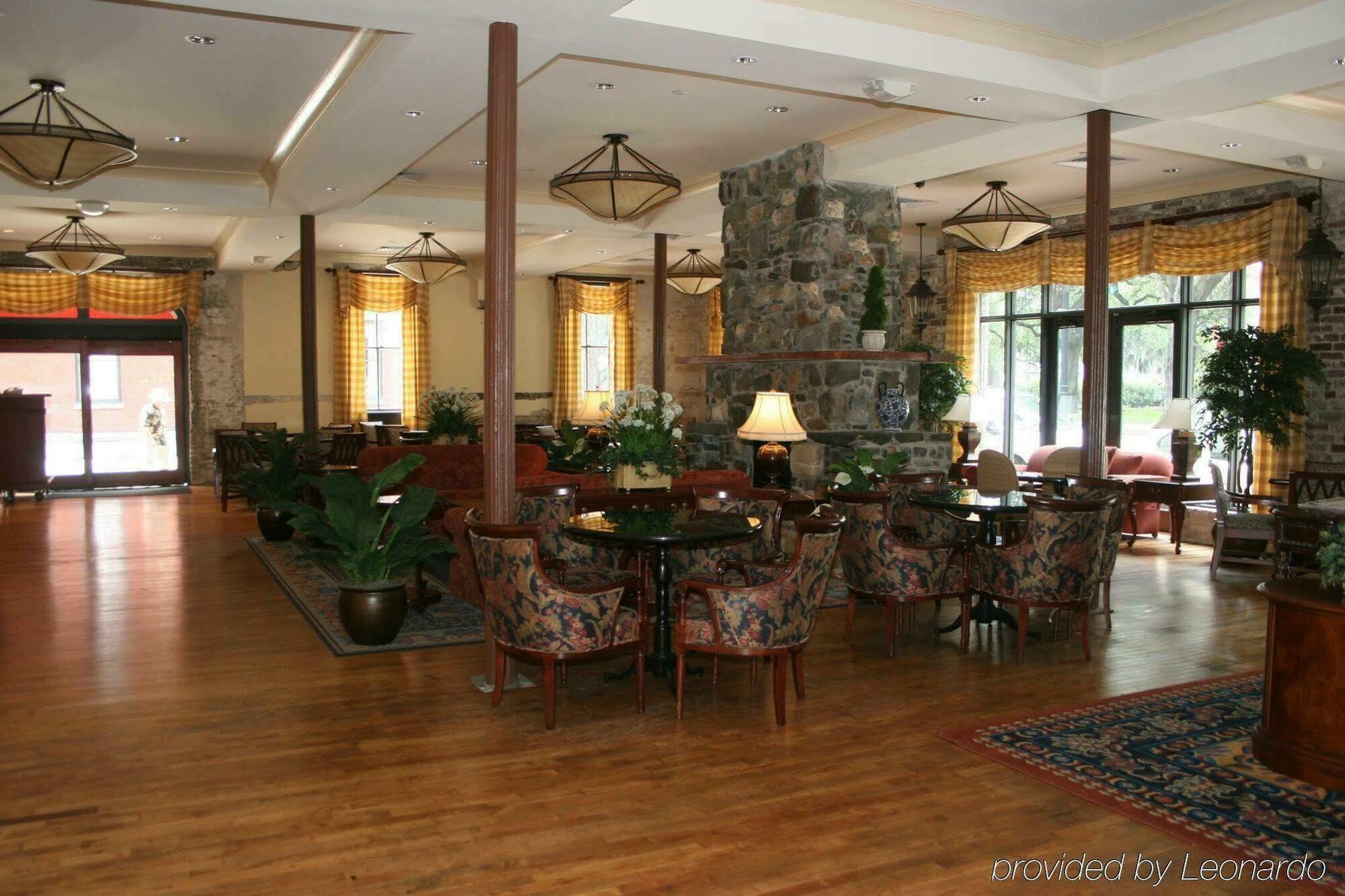 Staybridge Suites Savannah Historic District By Ihg Extérieur photo